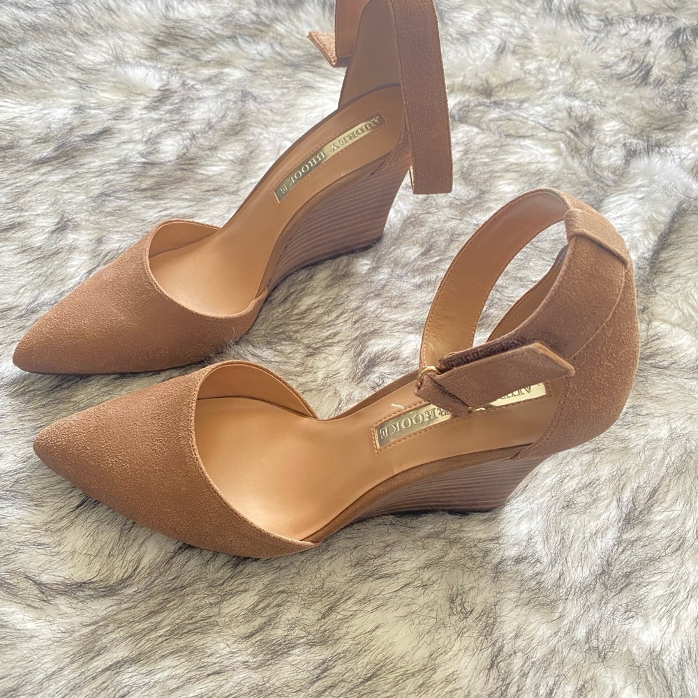 Suede Wedge Audrey Brooke Esther Ankle Strap 8.5